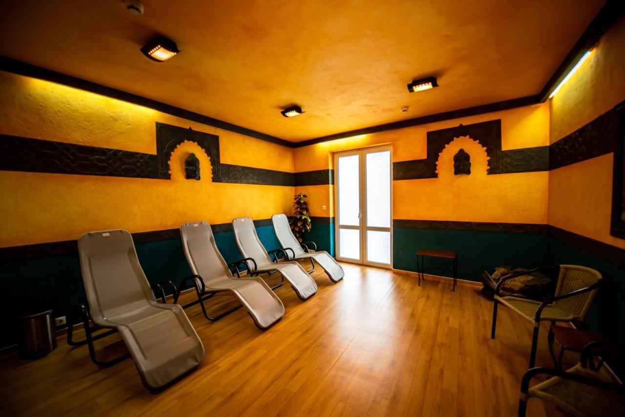 Hotel Villa Classica Pápa Exteriér fotografie
