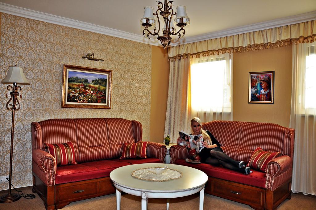 Hotel Villa Classica Pápa Exteriér fotografie