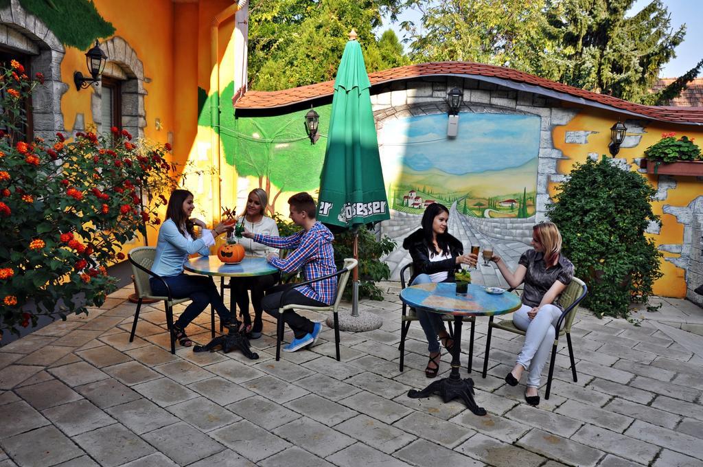 Hotel Villa Classica Pápa Exteriér fotografie