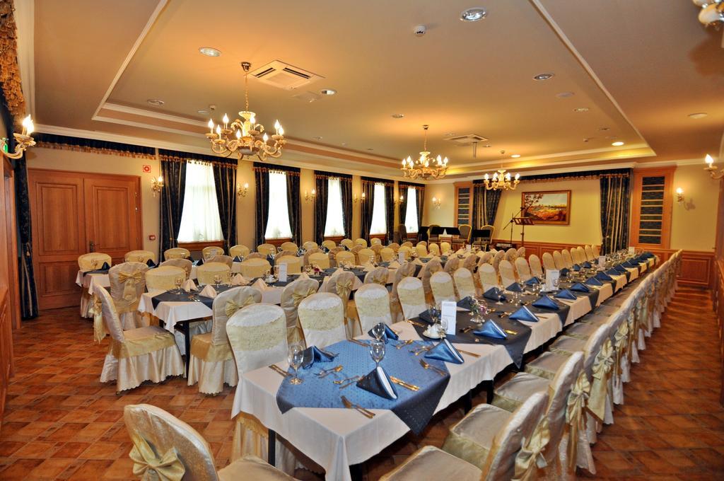 Hotel Villa Classica Pápa Exteriér fotografie